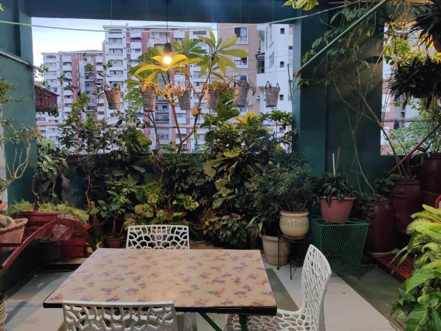 The Nook Rooftop Condo And Garden 古瓦哈提 外观 照片